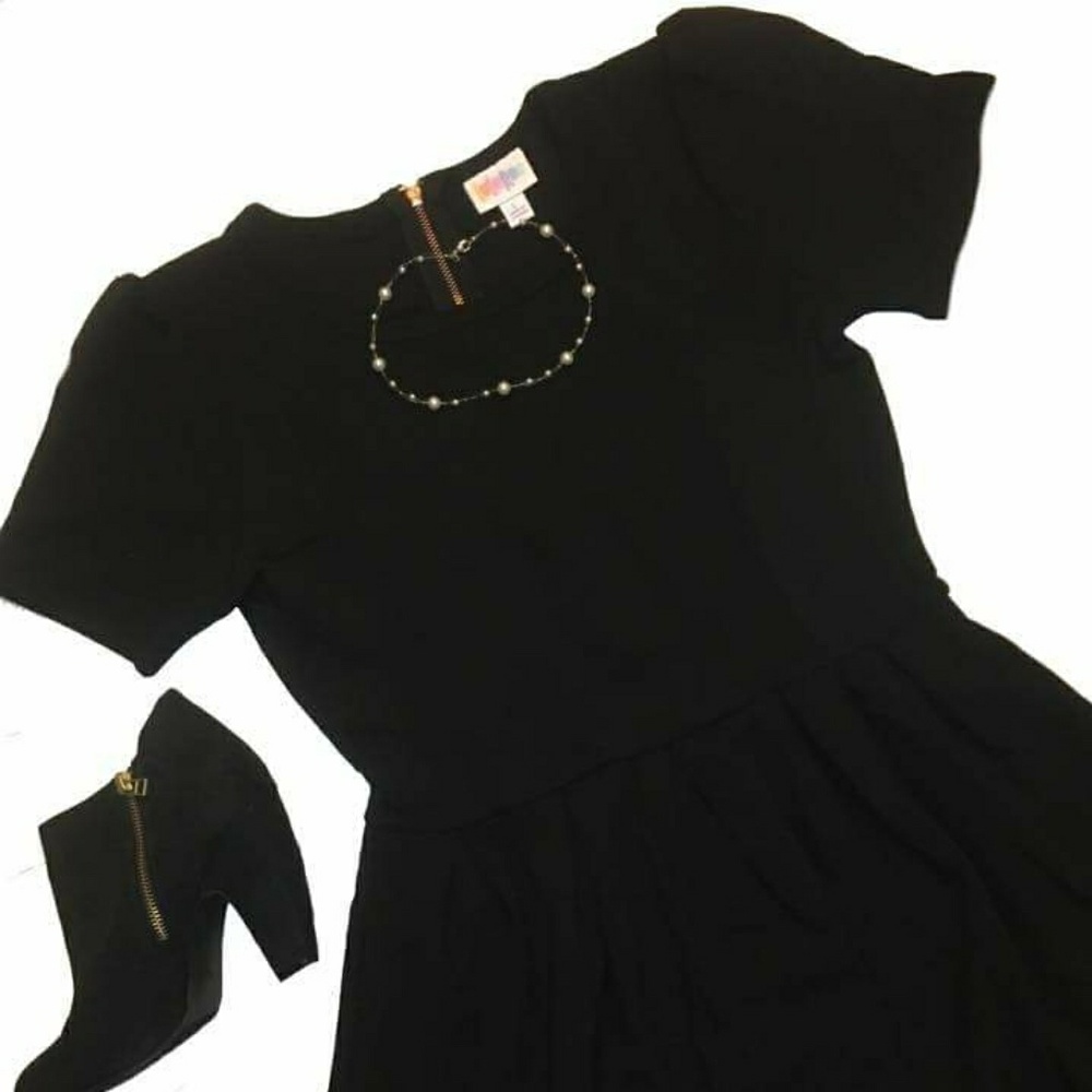 SOLID BLACK AMELIA